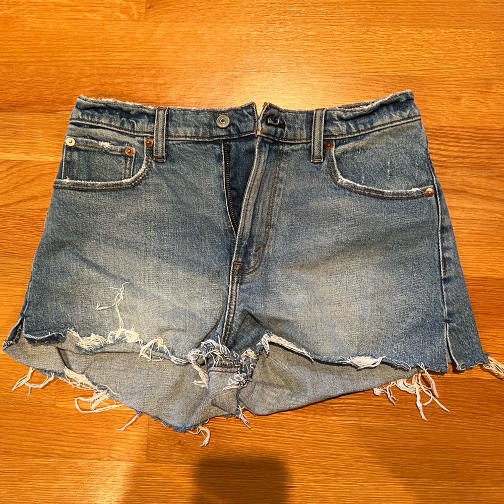 Abercrombie high rise cutoff short